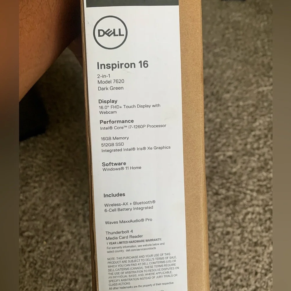 Dell Ispiron 16 never opened, dark green, comes with plugs